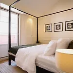 -New- Chic Chiado Apartment, Elevator Buiding, Steps To Everything